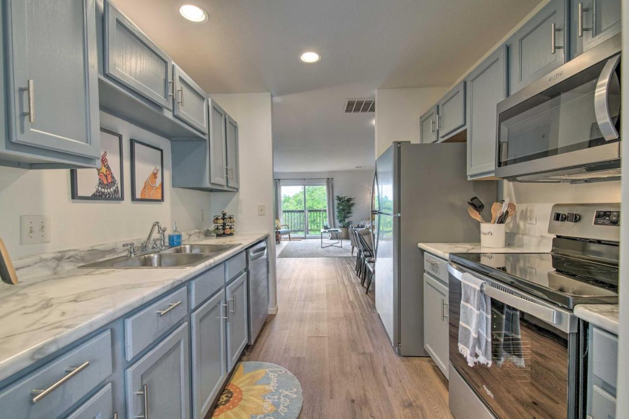 Cozy Branson Retreat With Balcony, 2 Mi To 76 Strip Lejlighed Eksteriør billede
