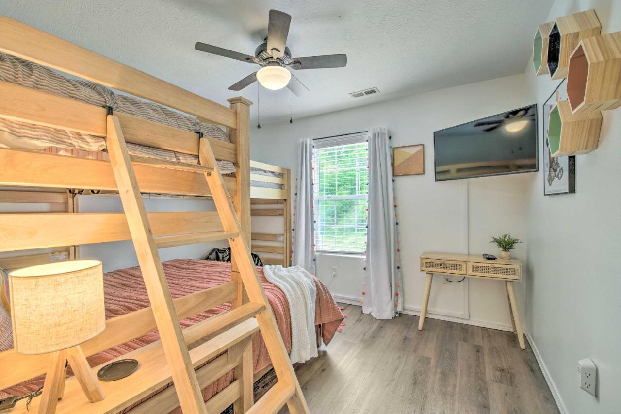 Cozy Branson Retreat With Balcony, 2 Mi To 76 Strip Lejlighed Eksteriør billede